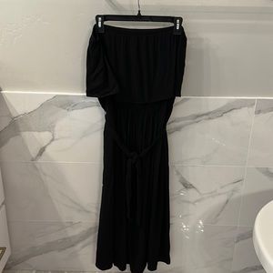 Gap black strapless midi dress